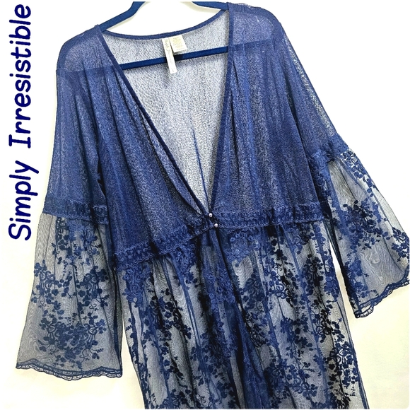 Feminine Lace Coverup Wrap, Special Event, Poolside & Resort Wear, Size Large. - Picture 3 of 11